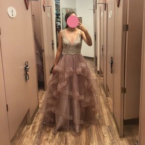 ✨CASCADING TULLE MAUVE PROM DRESS✨